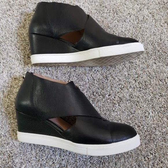 Linea Paolo Black Wedge with side cutout SZ 7M - Picture 7 of 7